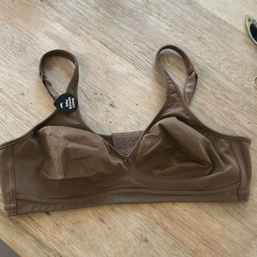NWT Bali chocolate brown bra no underwire silky smooth lining 38c